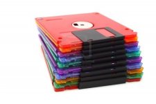 2948592-pile-of-floppy-disks-of-different-colors.jpg