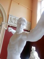 statue-selfies-2.jpg
