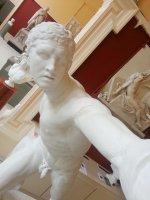 statue-selfies-3.jpg