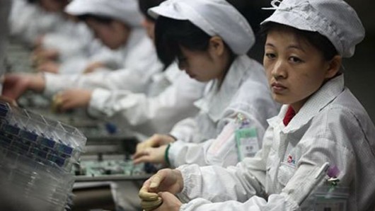 Foxxconn-workers-header-530x298.jpg