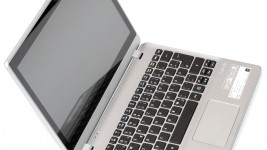 Acer Aspire V5-122P left side