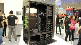 Antec Nineteen Hundred rear