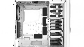 NZXT Phantom 530 inside bare