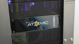Sapphire HD7990 Atomic drive bay