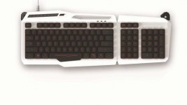 Saitek STRIKE 3 in white