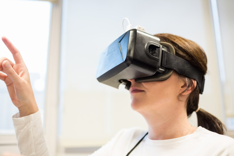 VR woman